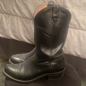 Mens boots. Worn several times. In great condition🤠 come and get ‘em!